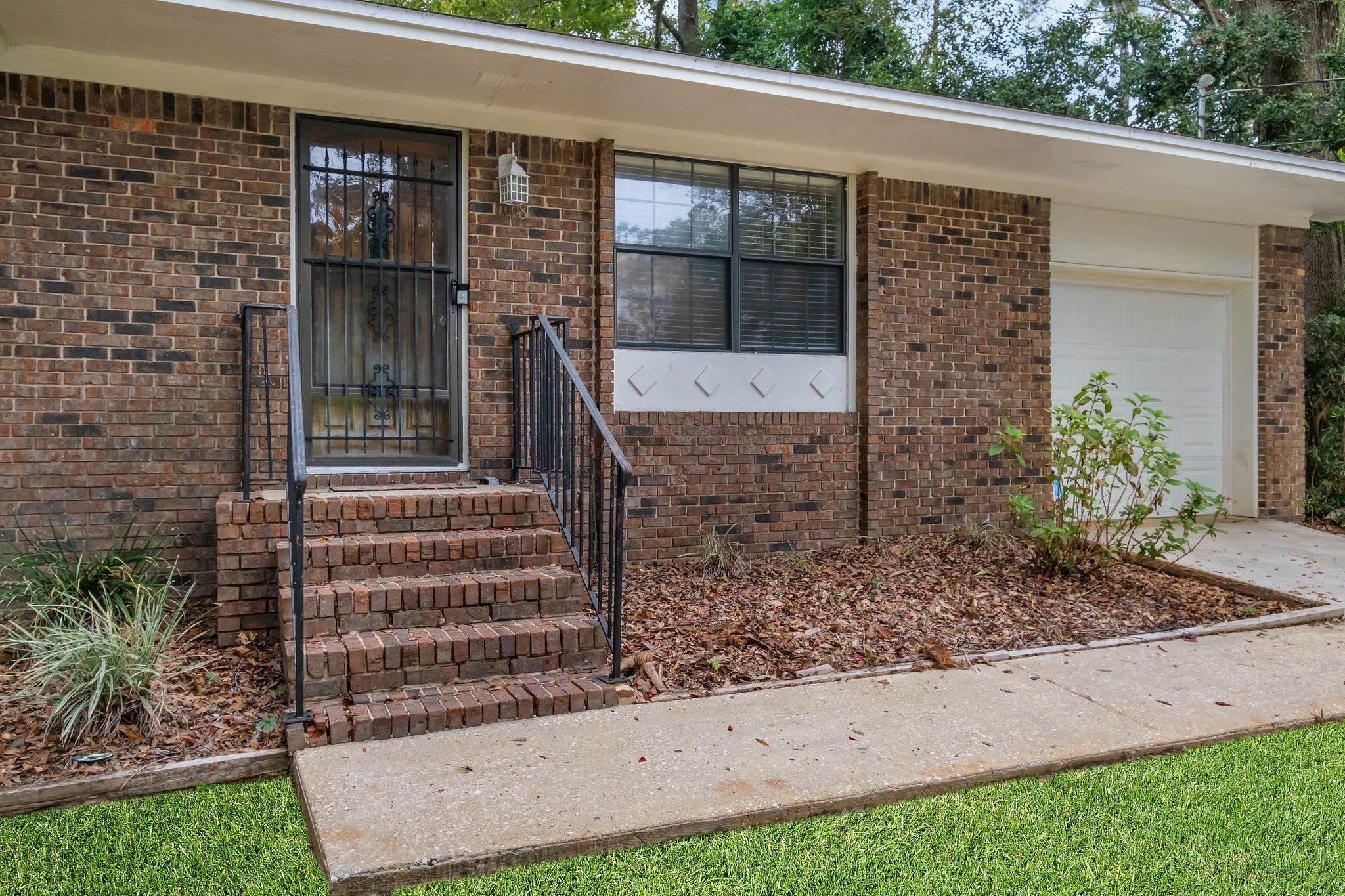 Property Photo:  1118 Rosewood Drive  FL 32301 