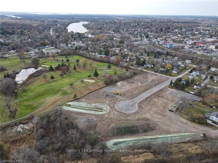 Property Photo:  40 Parks St  ON K7R 0G1 