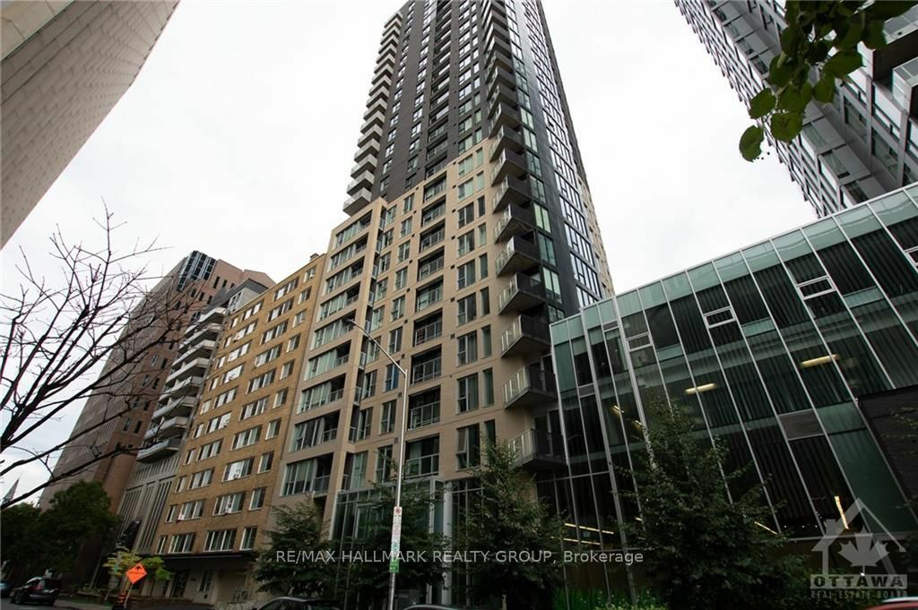 Property Photo:  40 Nepean St 802  ON K2P 0X5 