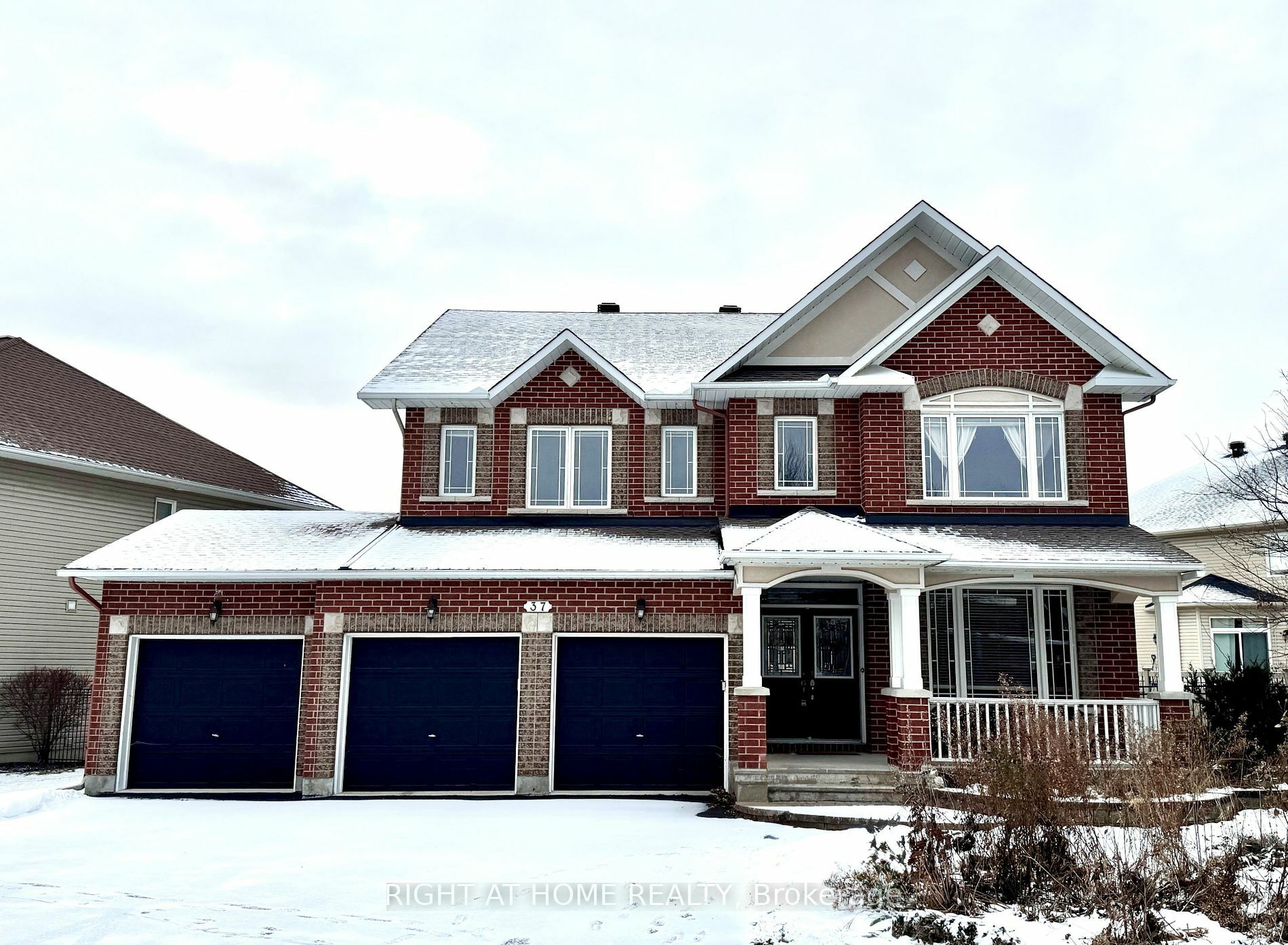 Property Photo:  37 Quarry Ridge Dr  ON K1C 7S1 