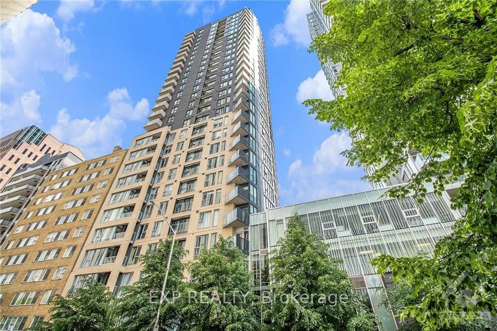 Property Photo:  40 Nepean St 705  ON K2P 0X5 