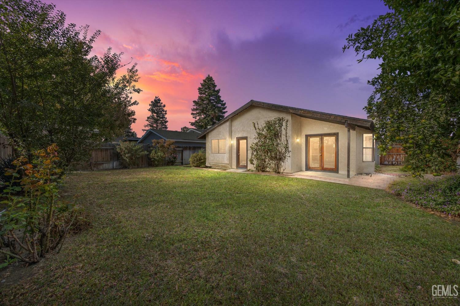 Property Photo:  9217 Hoxie Court  CA 93311 