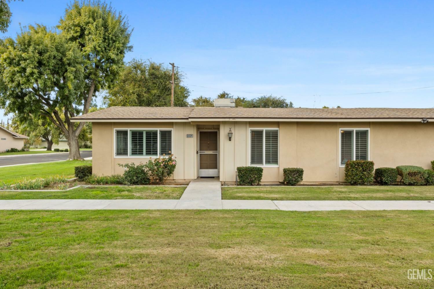 Property Photo:  5934 Sunny Palms Avenue  CA 93309 