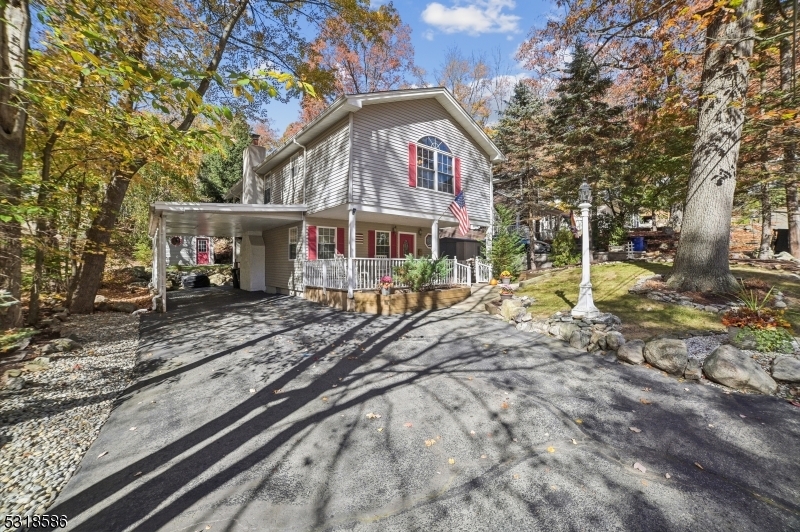 Property Photo:  4 Rockwood Trl  NJ 07405 