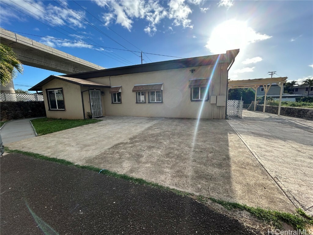 Property Photo:  94-1088 Farrington Highway 1  HI 96797 