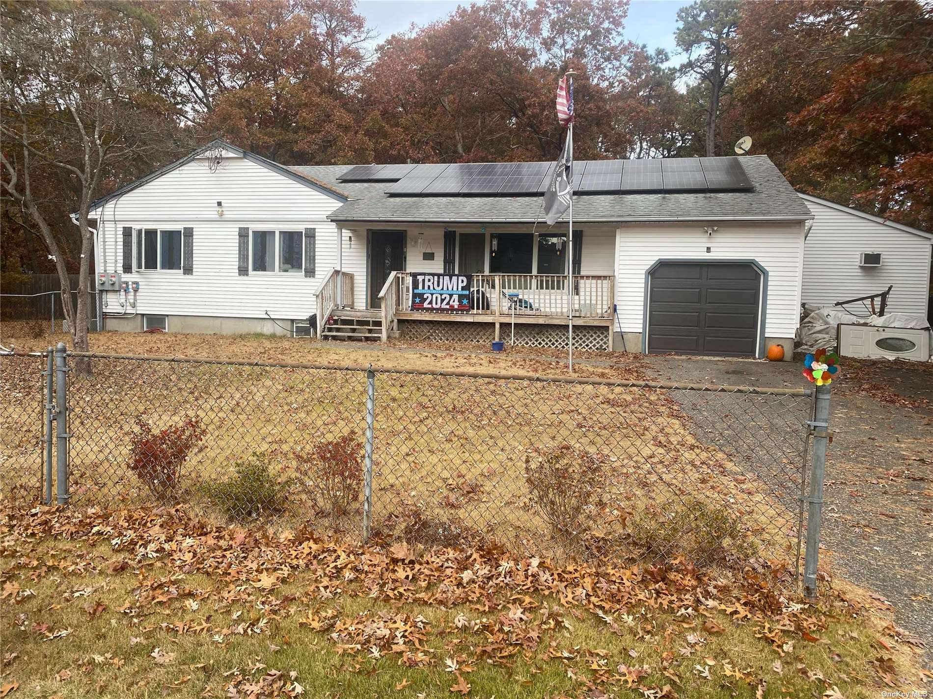 Property Photo:  25 Sweetbriar Drive  NY 11950 