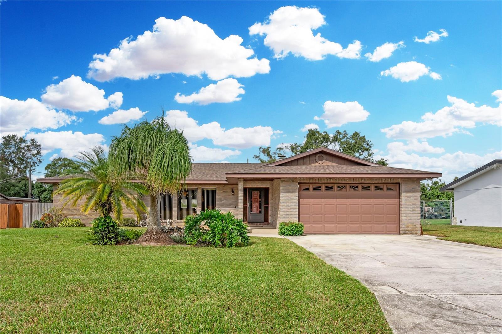 Property Photo: 524 Coleman Drive W FL 33884
