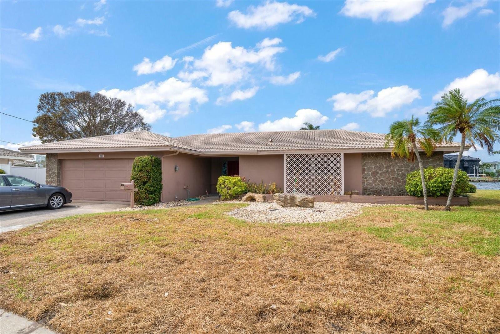 Property Photo:  324 Windward Island  FL 33767 