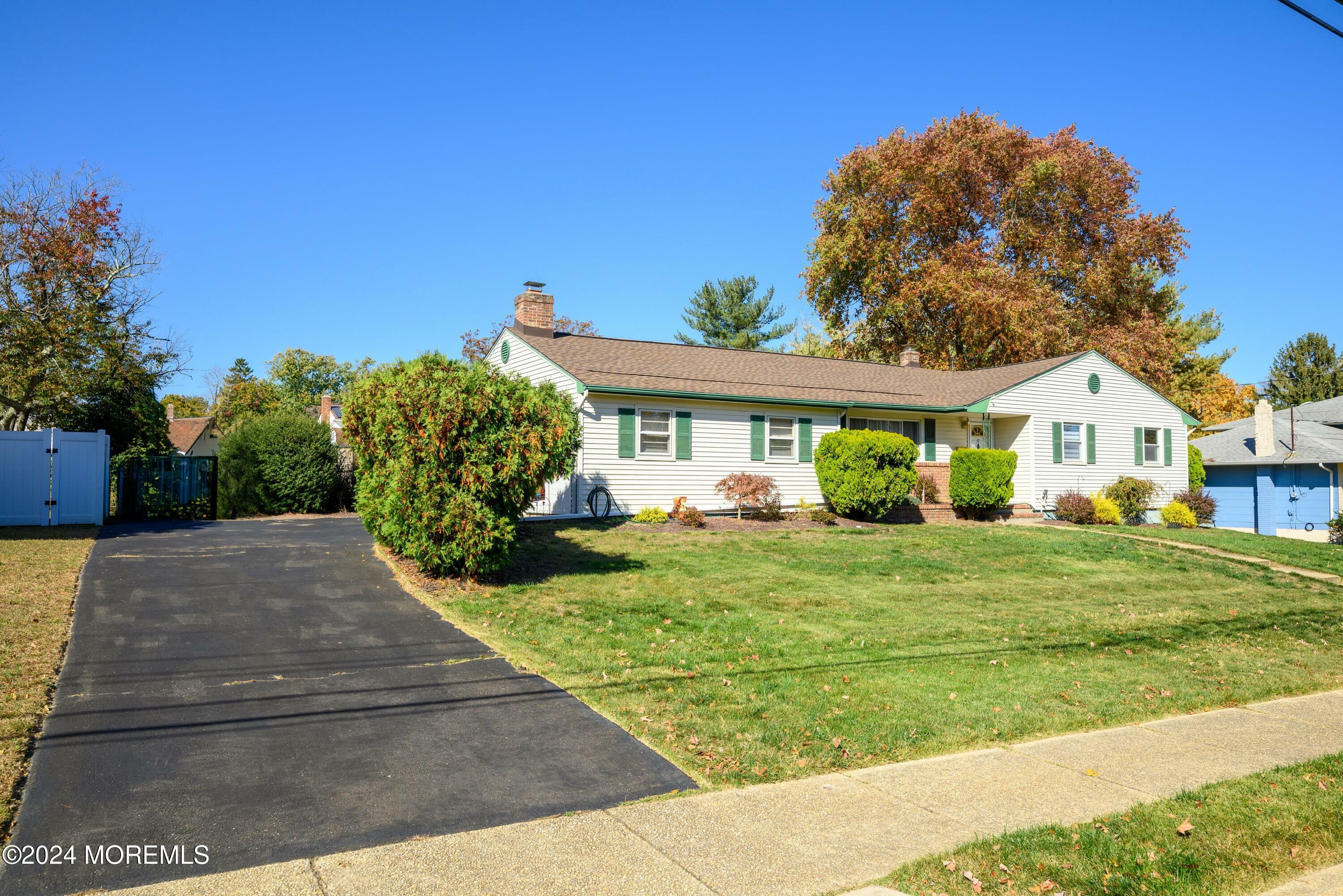 Property Photo:  42 Westbrook Road  NJ 07731 