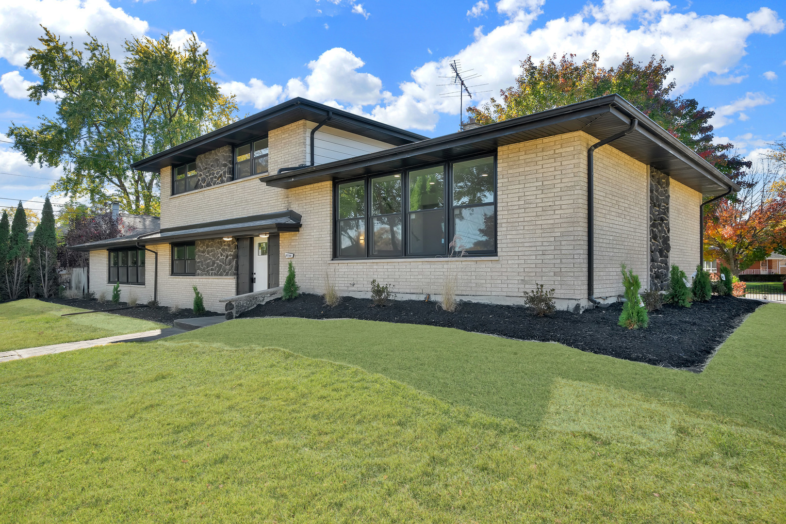 Property Photo:  10700 Lawler Avenue  IL 60453 