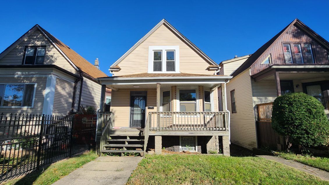 Property Photo:  10539 S Avenue G  IL 60617 