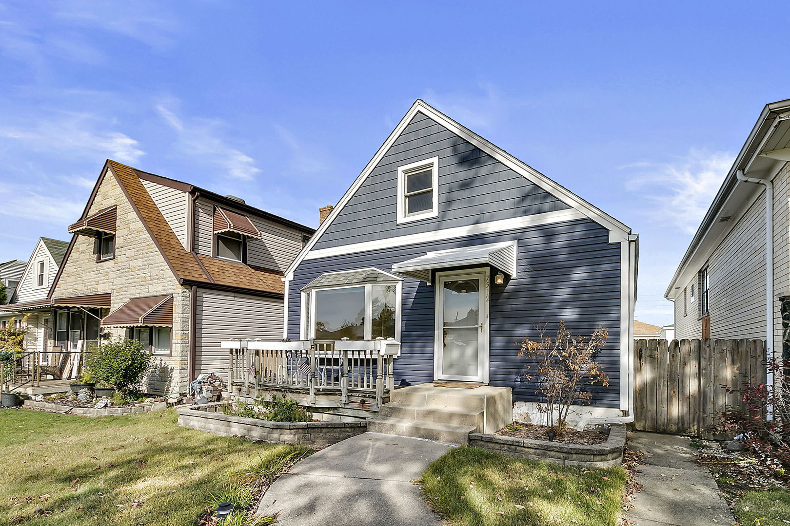 Property Photo: 7512 W Winona Street IL 60706
