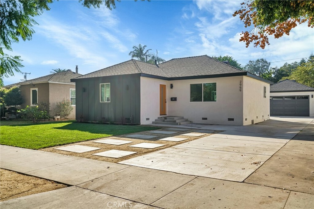 Property Photo:  2959 Chestnut Avenue  CA 90806 