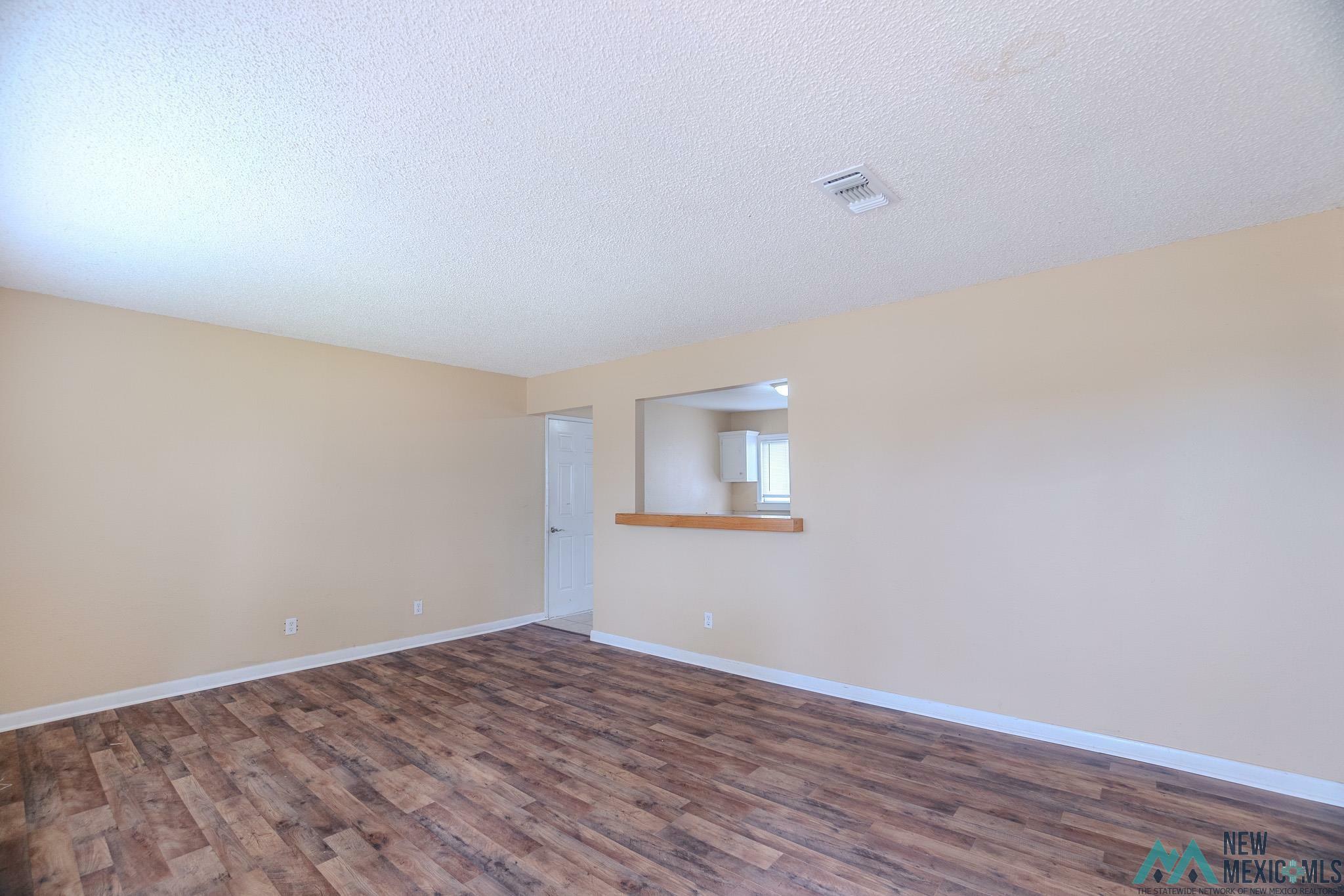 Property Photo:  208 W Manana Boulevard  NM 88101 