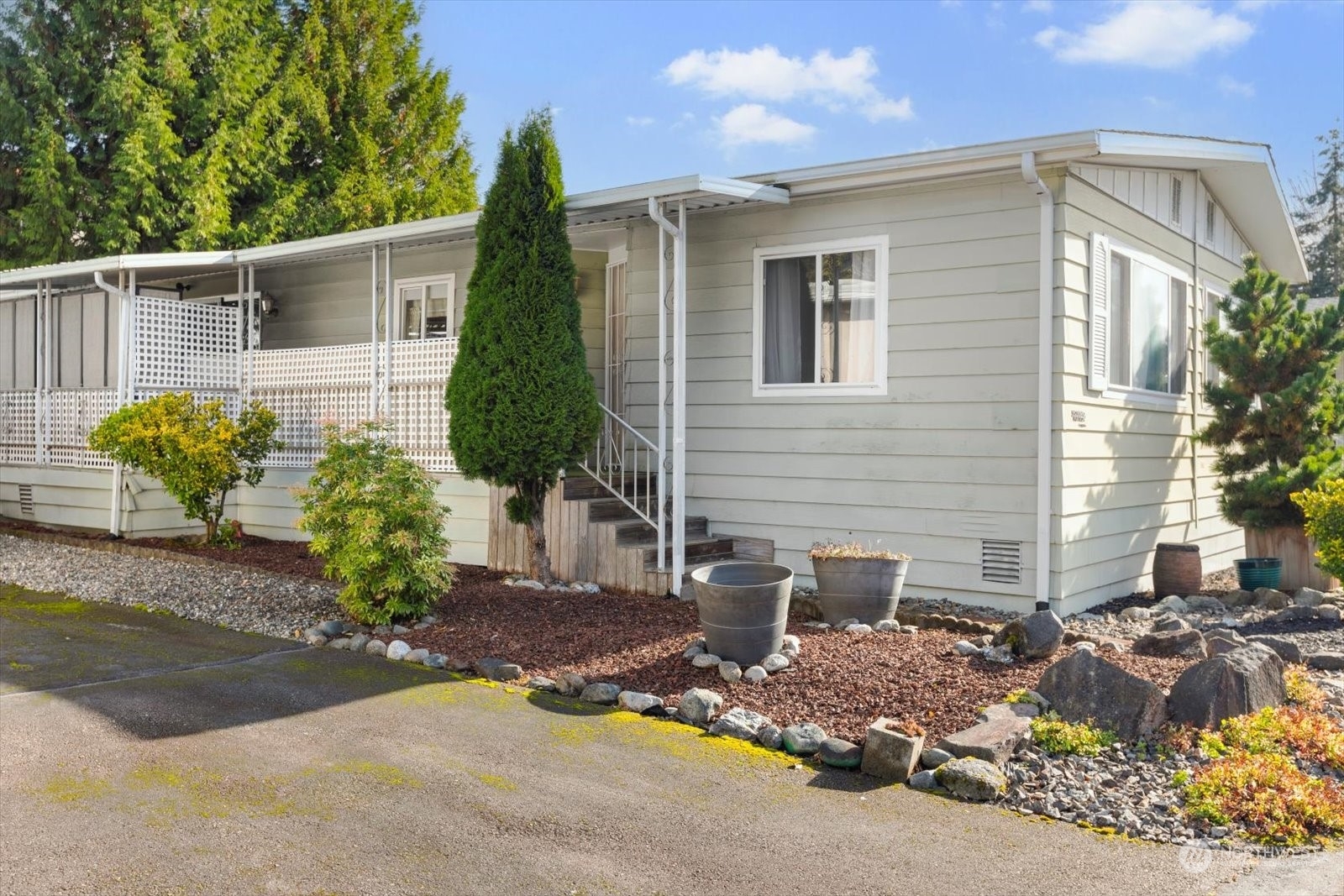 Property Photo:  4111 164th Street SW 31  WA 98087 