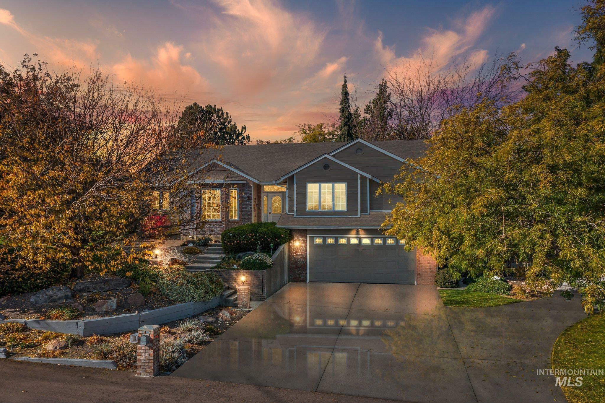 Property Photo: 4725 Sunny Ridge Rd ID 83686