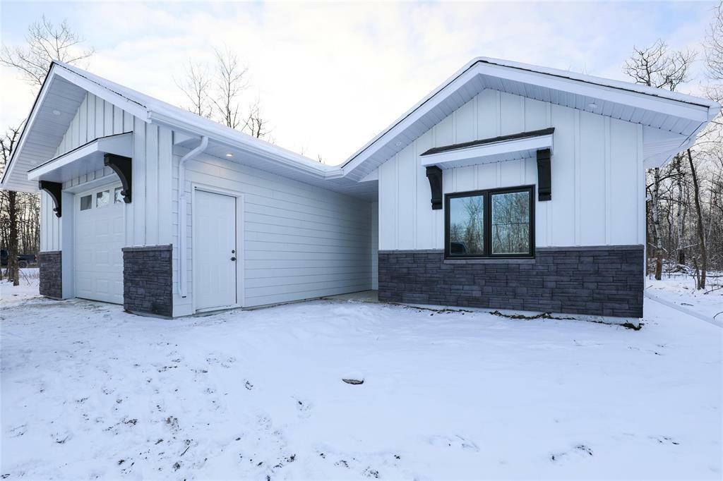 66 Creekside Way Northwest  Altona MB R0G 0B1 photo