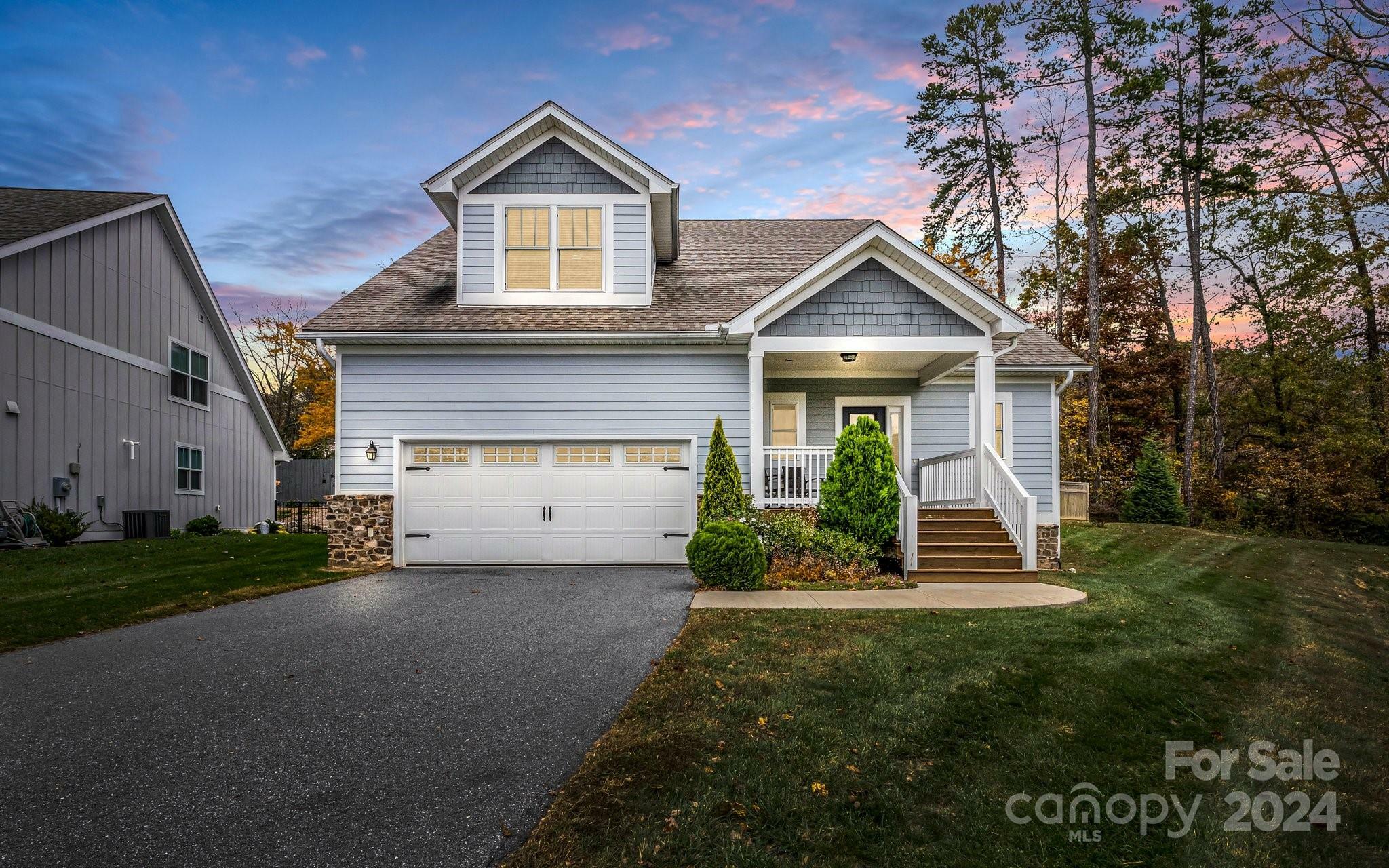 Property Photo: 261 Fox Creek Drive NC 28732
