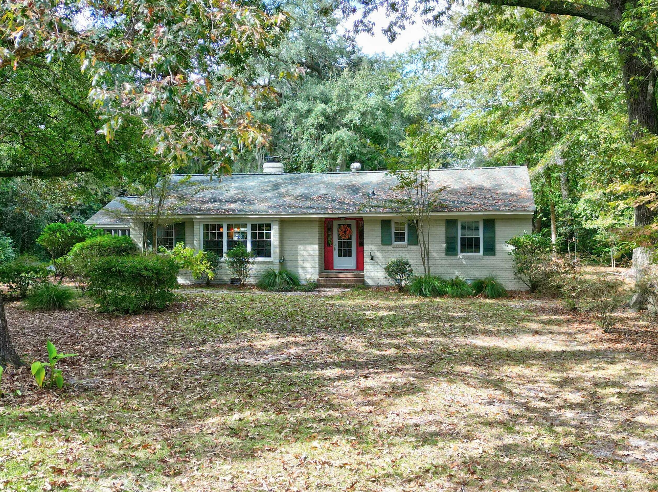 Property Photo:  306 Marion Avenue  SC 29483 