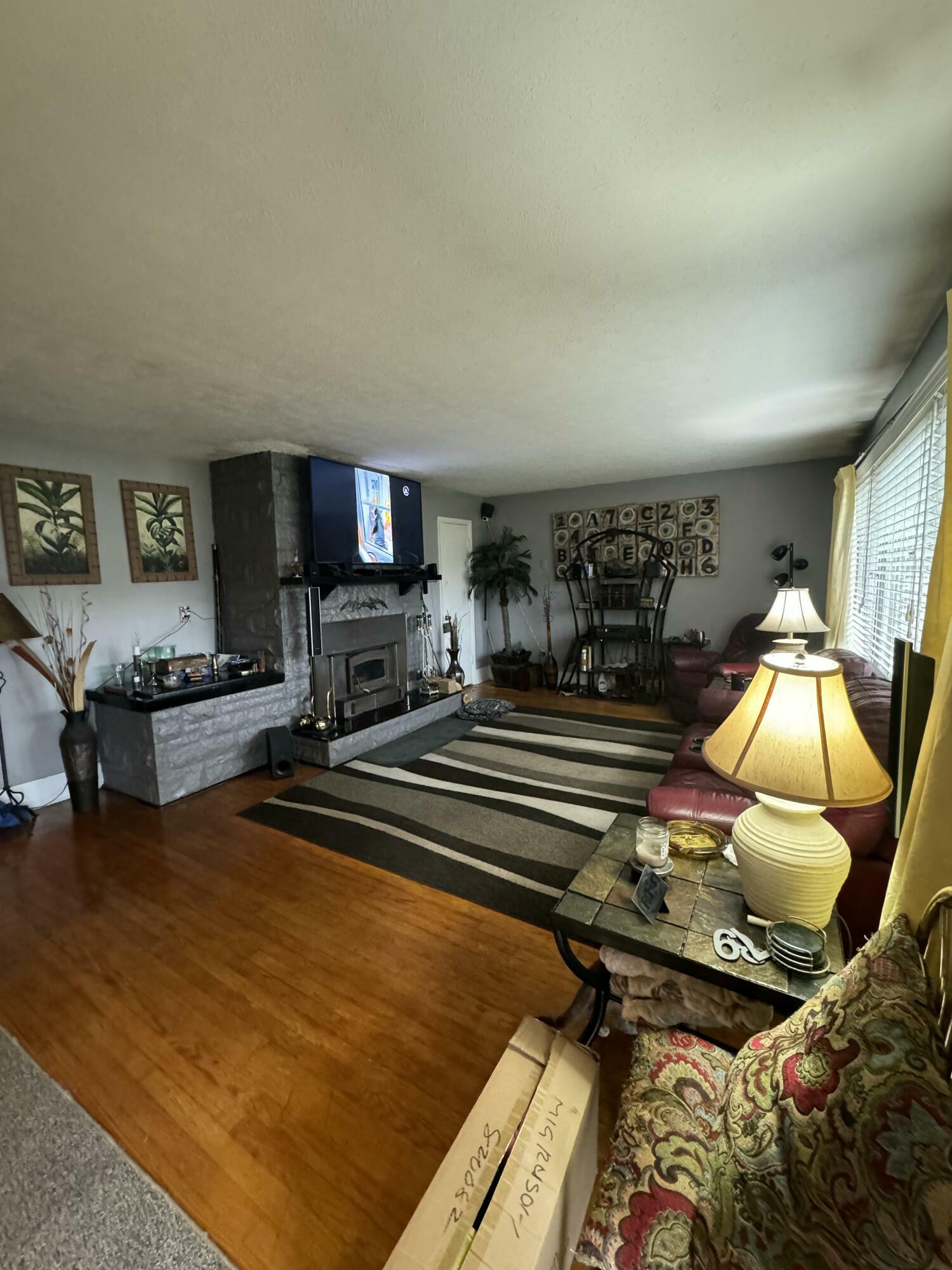 Property Photo:  678 East E Steve Wariner Drive  KY 42642 