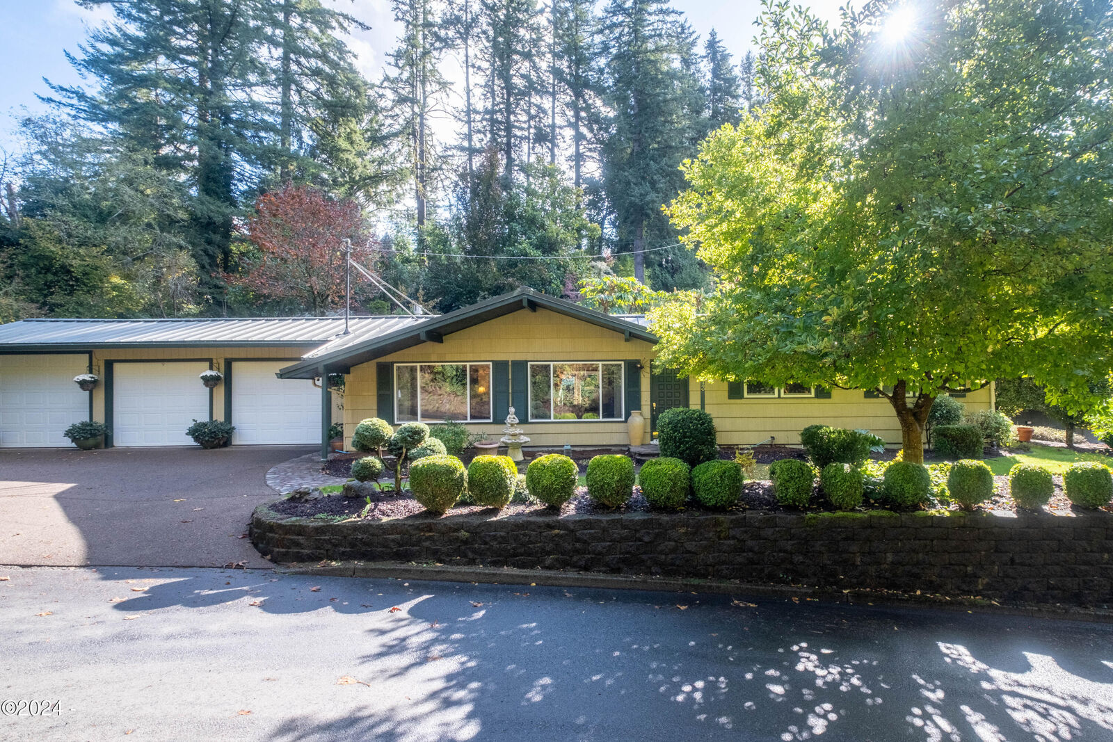 Property Photo:  1513 SE Ammon Road  OR 97391 