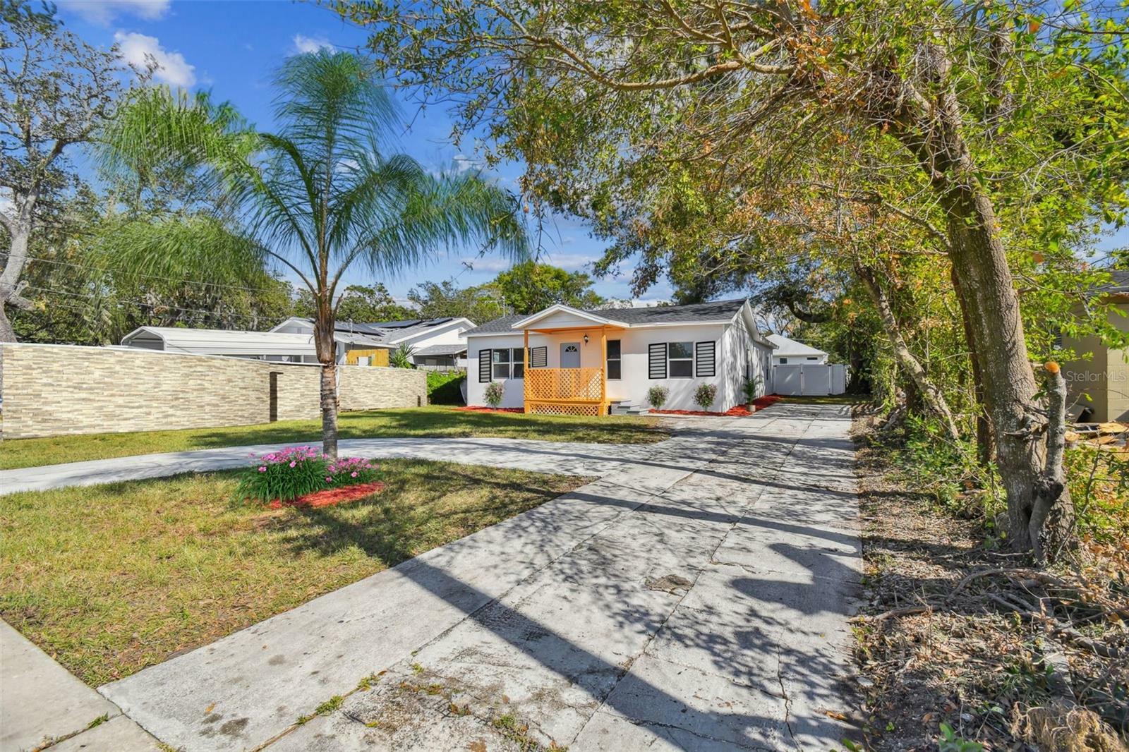 Property Photo:  8413 N 46th Street  FL 33617 