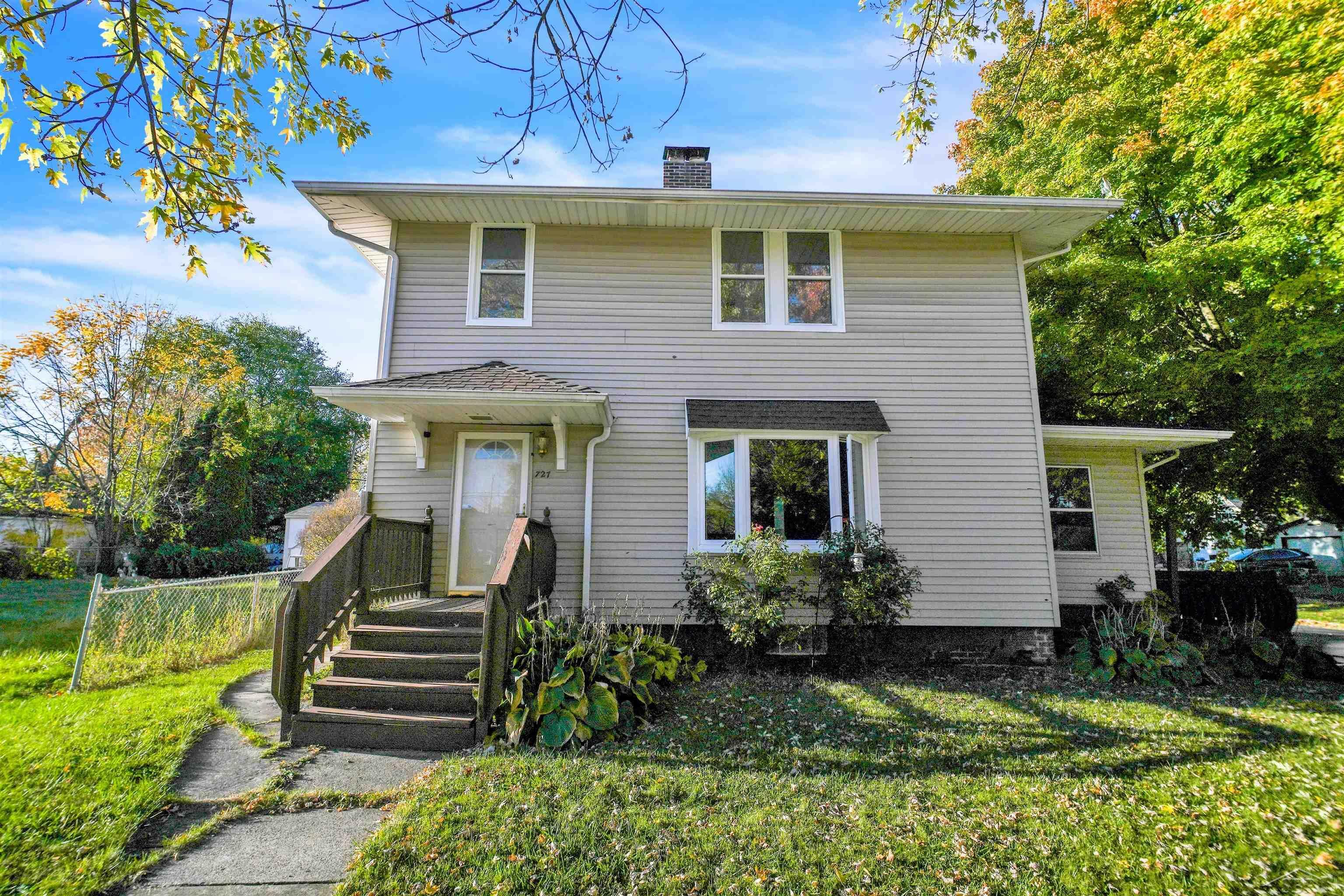 Property Photo: 727 N Fayette Street MI 48602