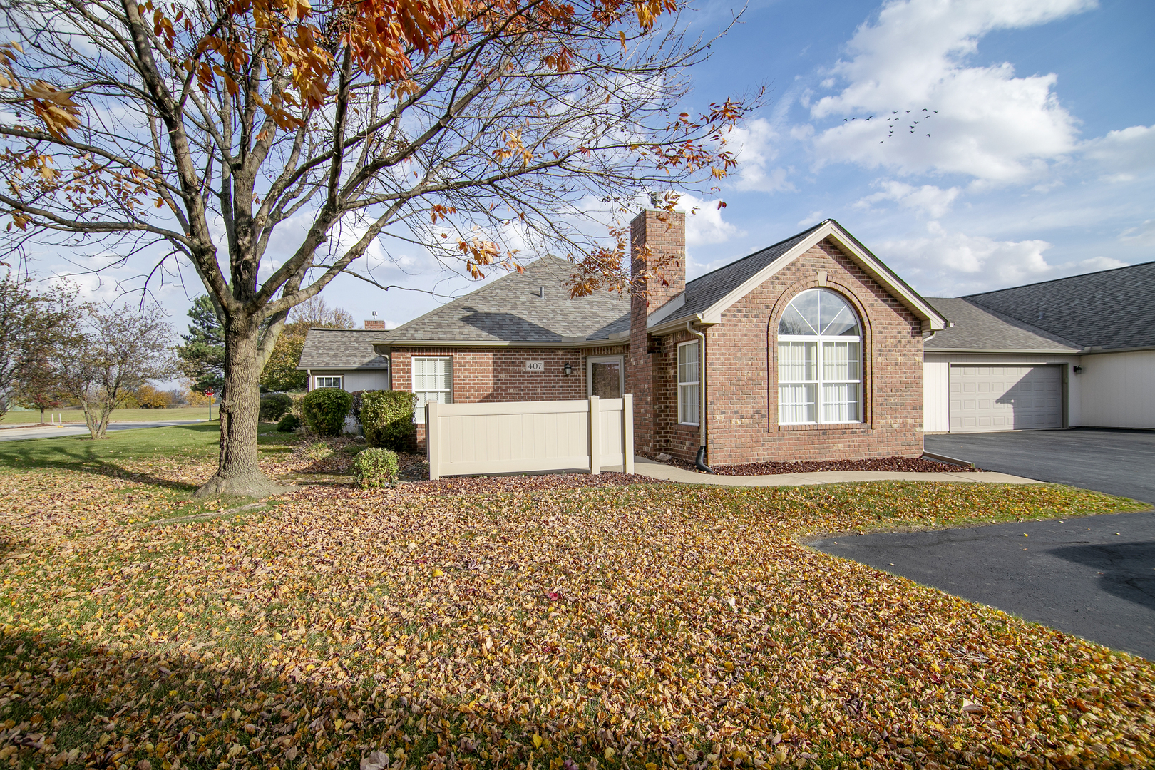 Property Photo:  407 Stonegate Way  IL 60950 