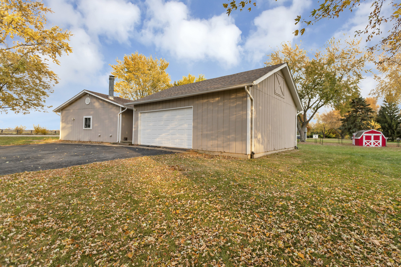 Property Photo:  7N191 Nancy Lane N  IL 60174 