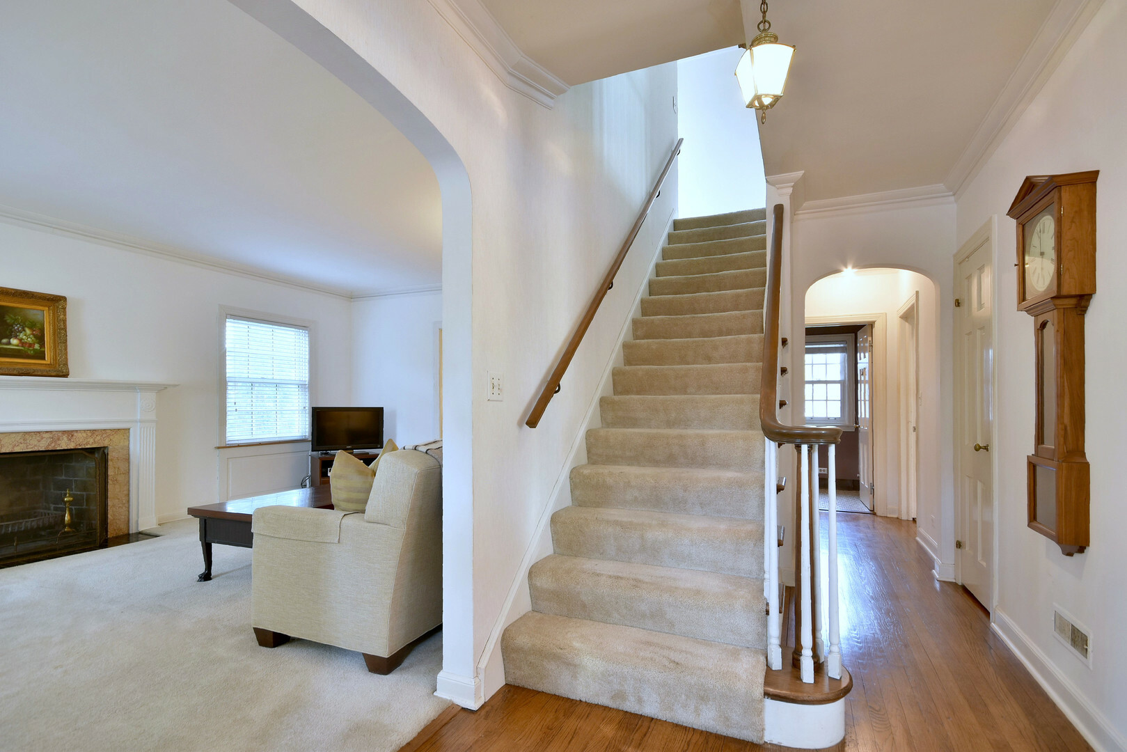 Property Photo:  257 E Adelia Street  IL 60126 