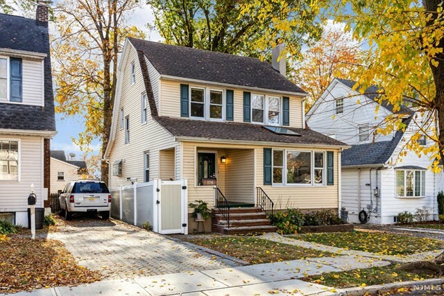 Property Photo:  170 Maplewood Avenue  NJ 07603 