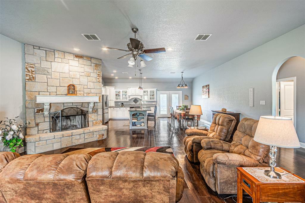 Property Photo: 114 Cemetery Road TX 76234