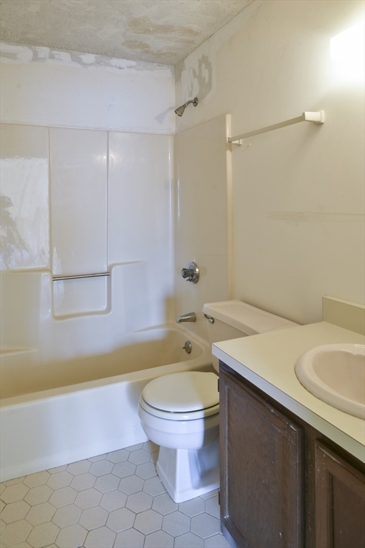 Property Photo:  200 Colonial Drive 207  MA 01938 