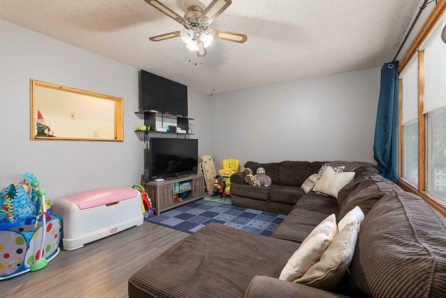 Property Photo:  4528 49 Street  SK S9V 0L5 