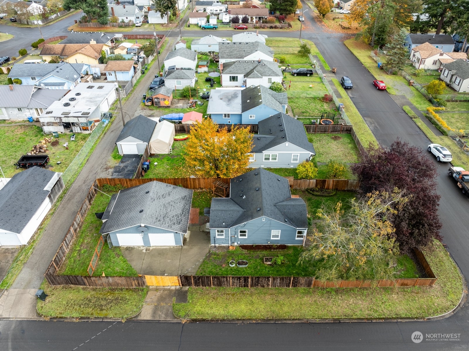 Property Photo:  4723 S American Lake Boulevard  WA 98409 