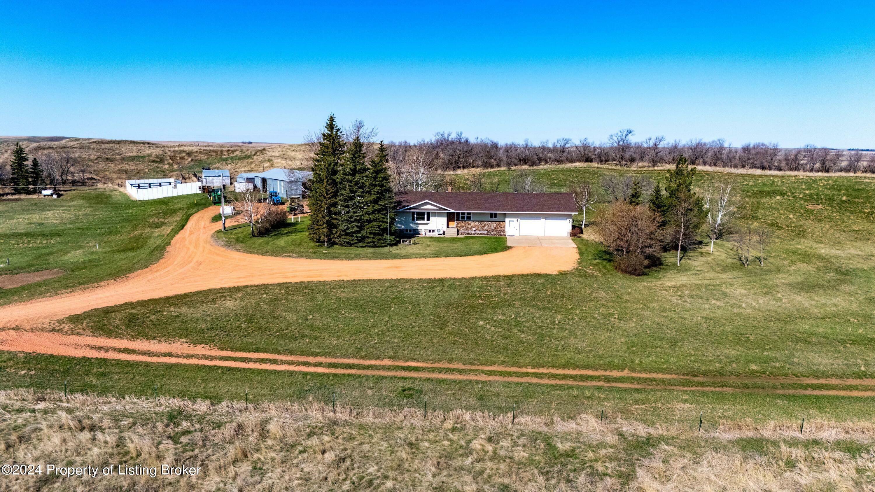 Property Photo: 13003 24th Street SW ND 58622