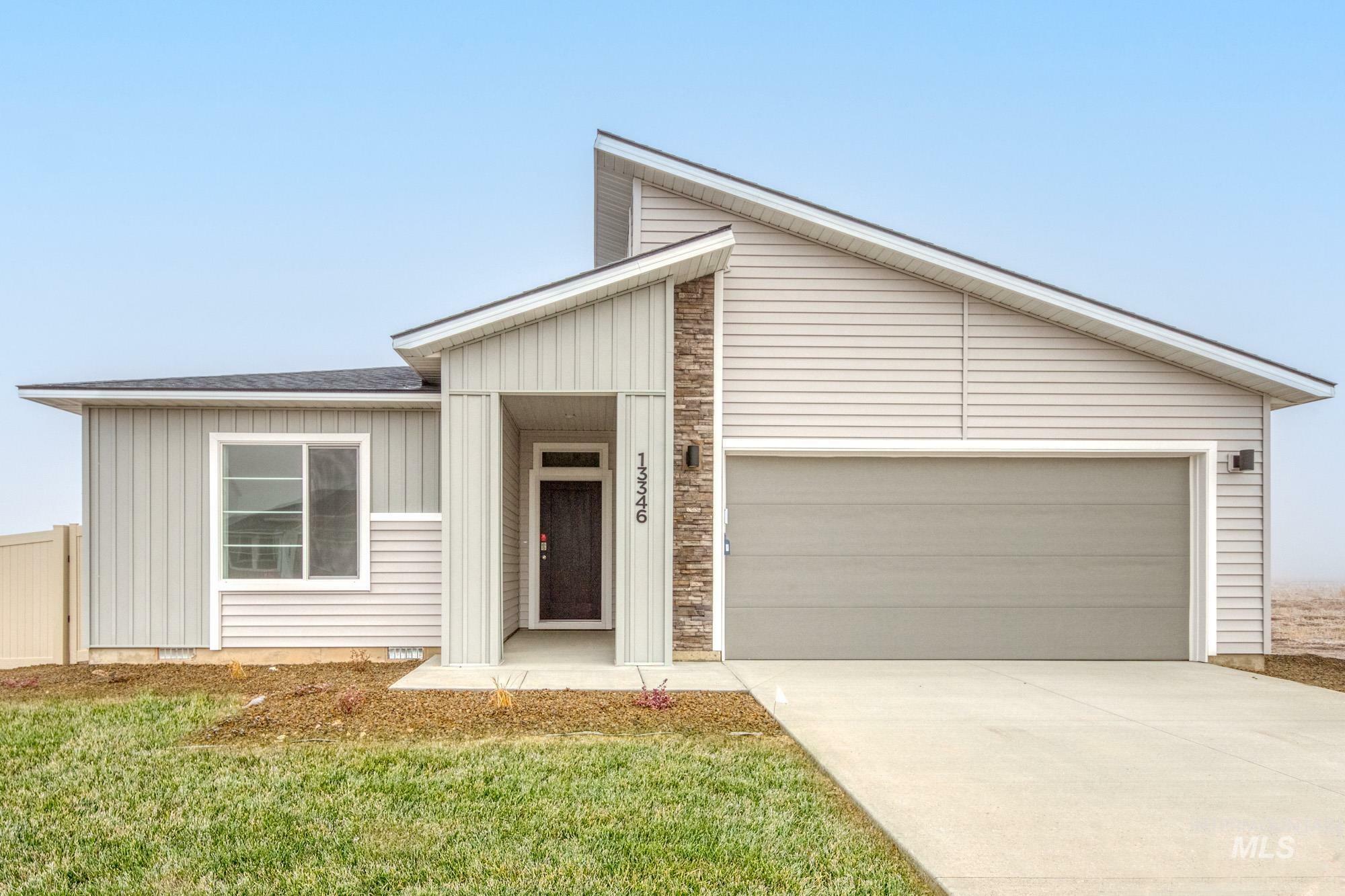 Property Photo: 13346 Bank St ID 83607