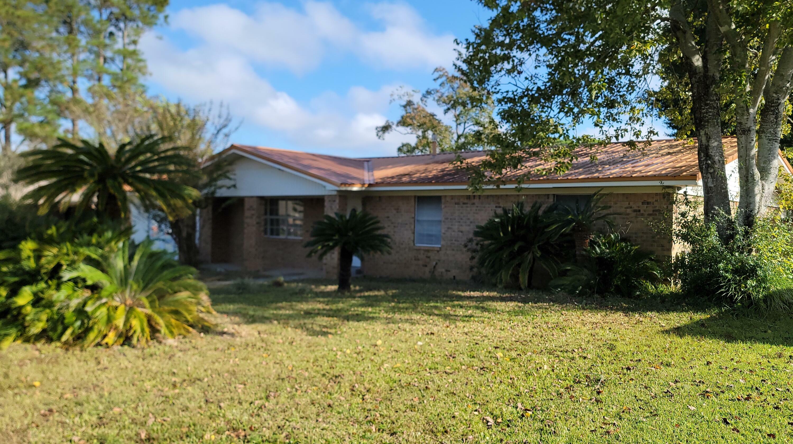 Property Photo:  304 Pine Moss Drive  FL 32548 