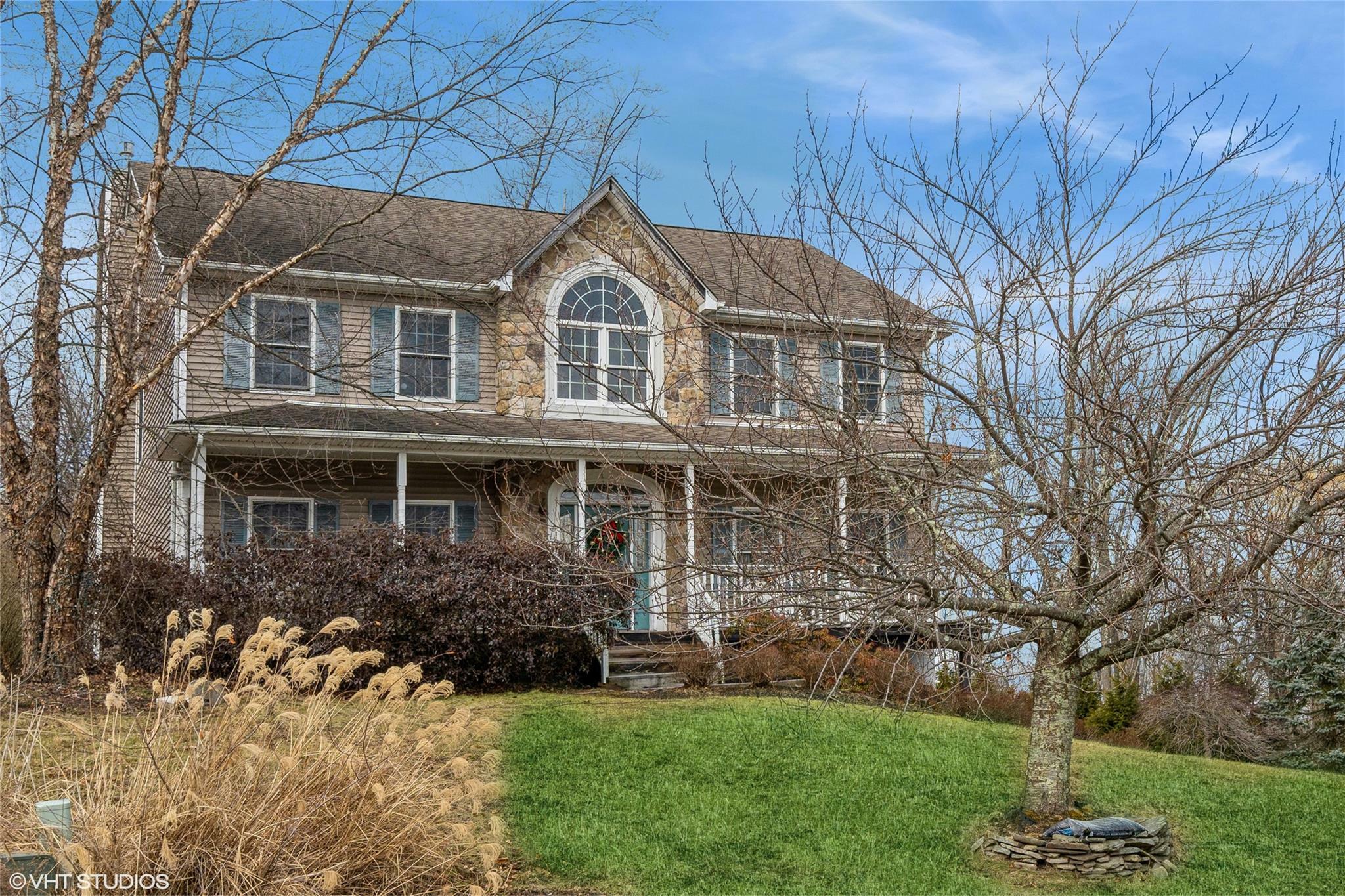 Property Photo:  8 Kasch Court  NY 10950 