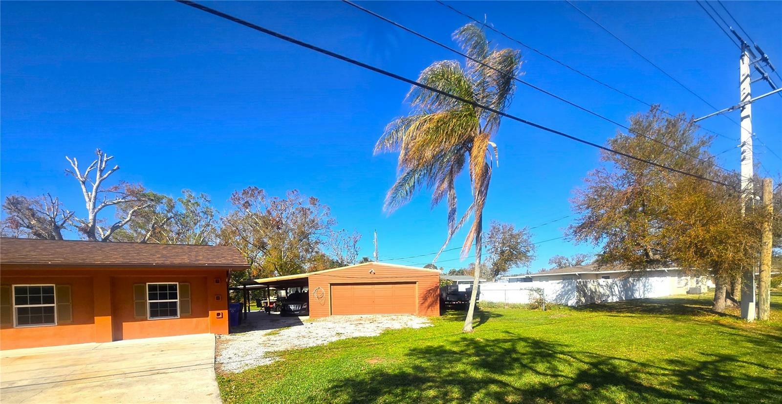 Property Photo:  301 Country Club Way  FL 34285 