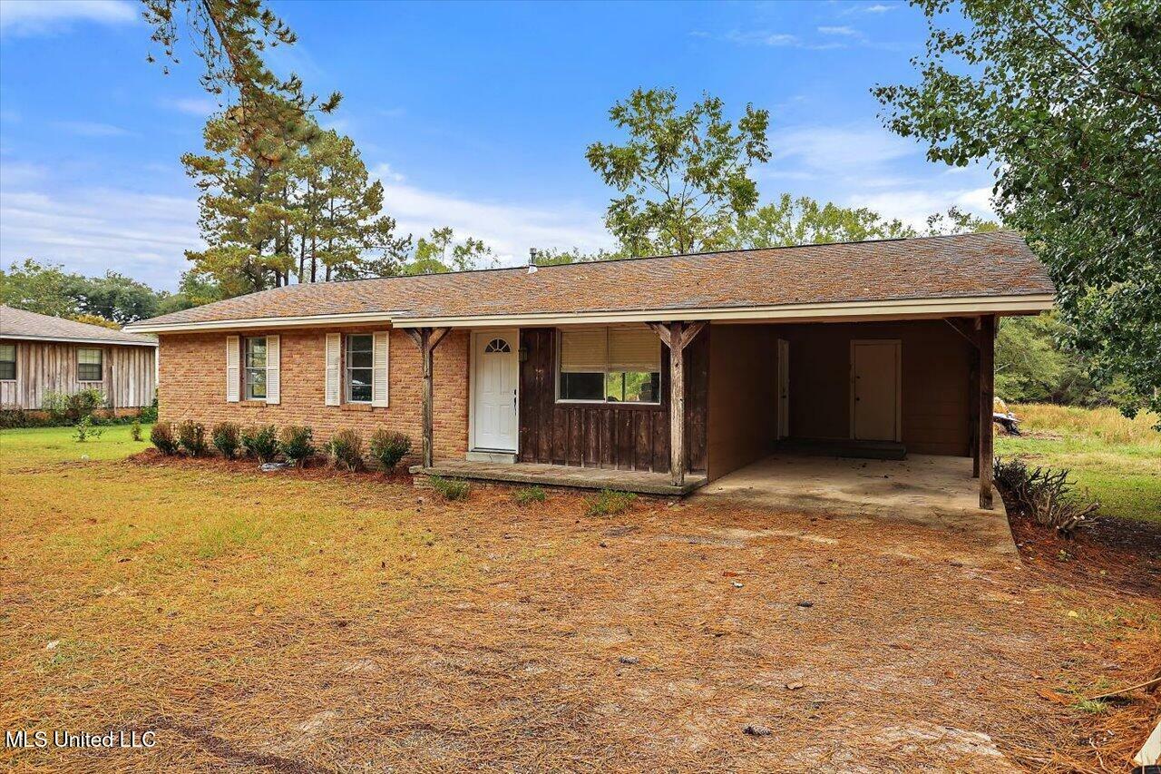 Property Photo:  119 Ellis Avenue  MS 39114 