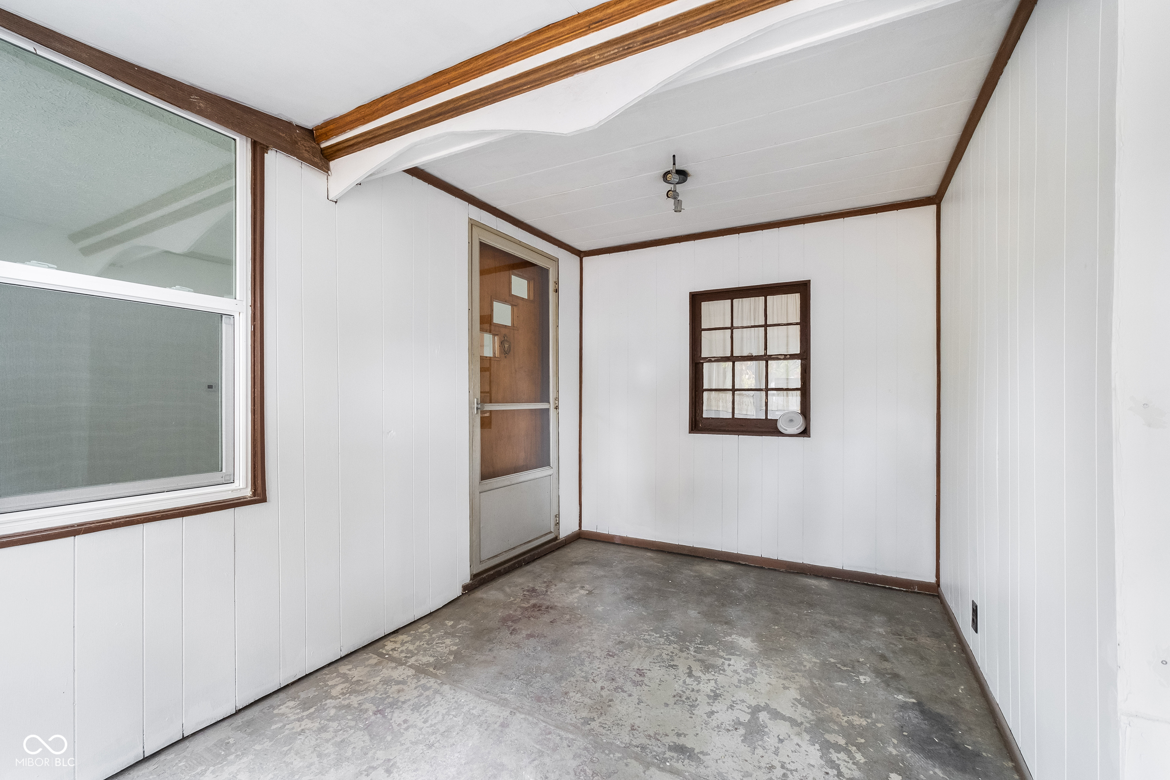 Property Photo:  501 Manhattan Avenue  IN 46241 