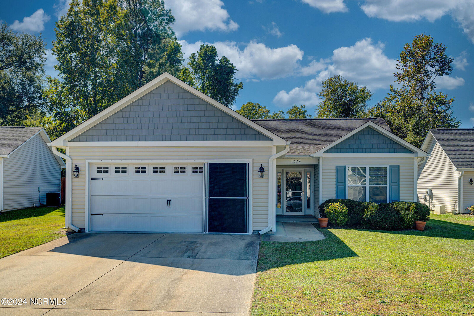 Property Photo:  1024 Mill Creek Loop  NC 28451 