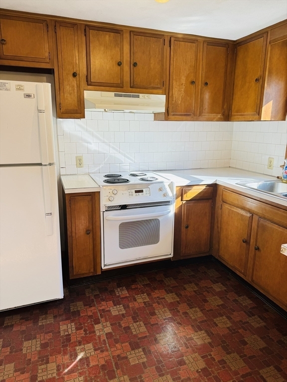 Property Photo:  5 Bigelow St  MA 01535 