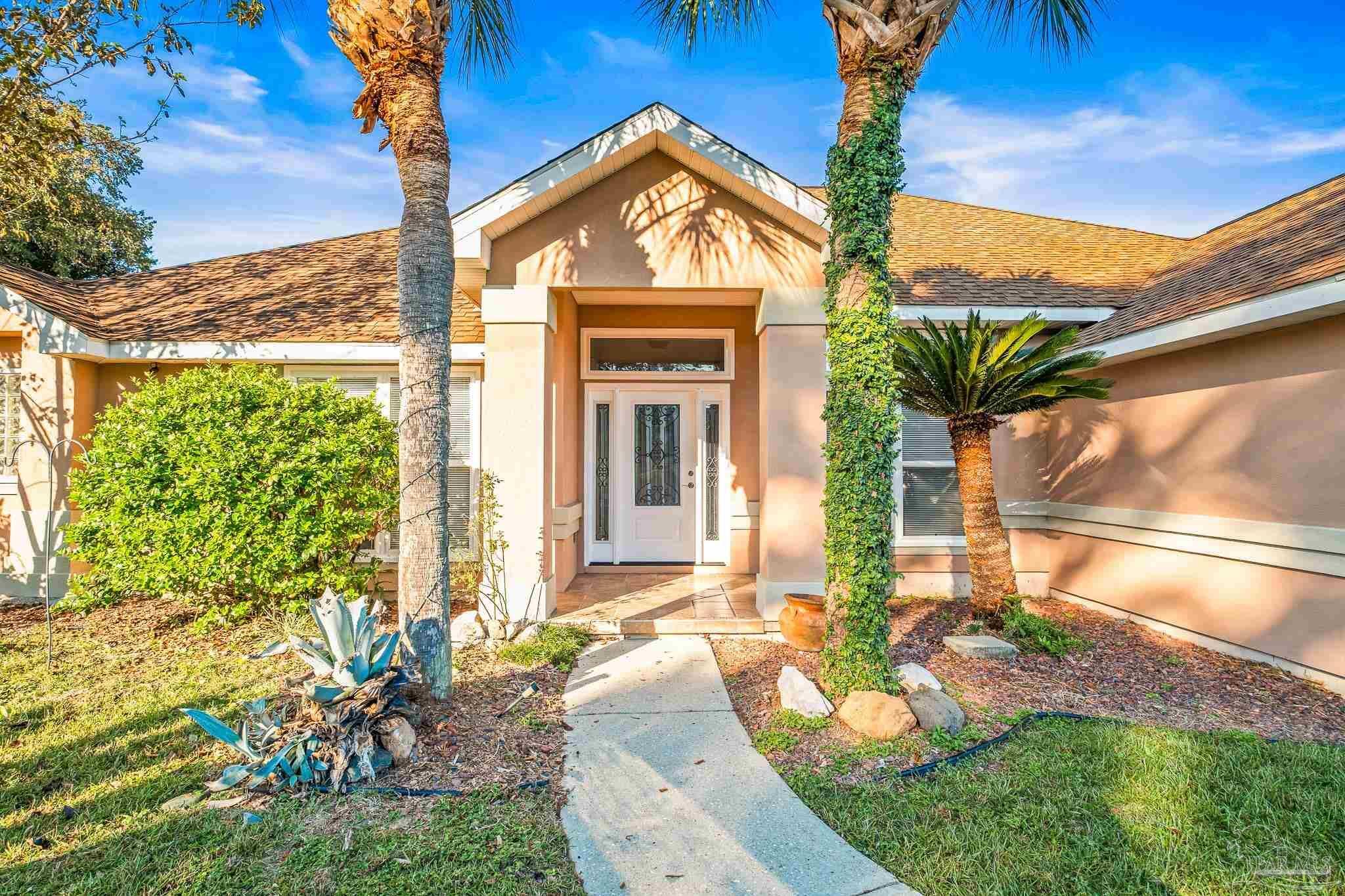 Property Photo: 2042 Hamilton Crossing FL 32533