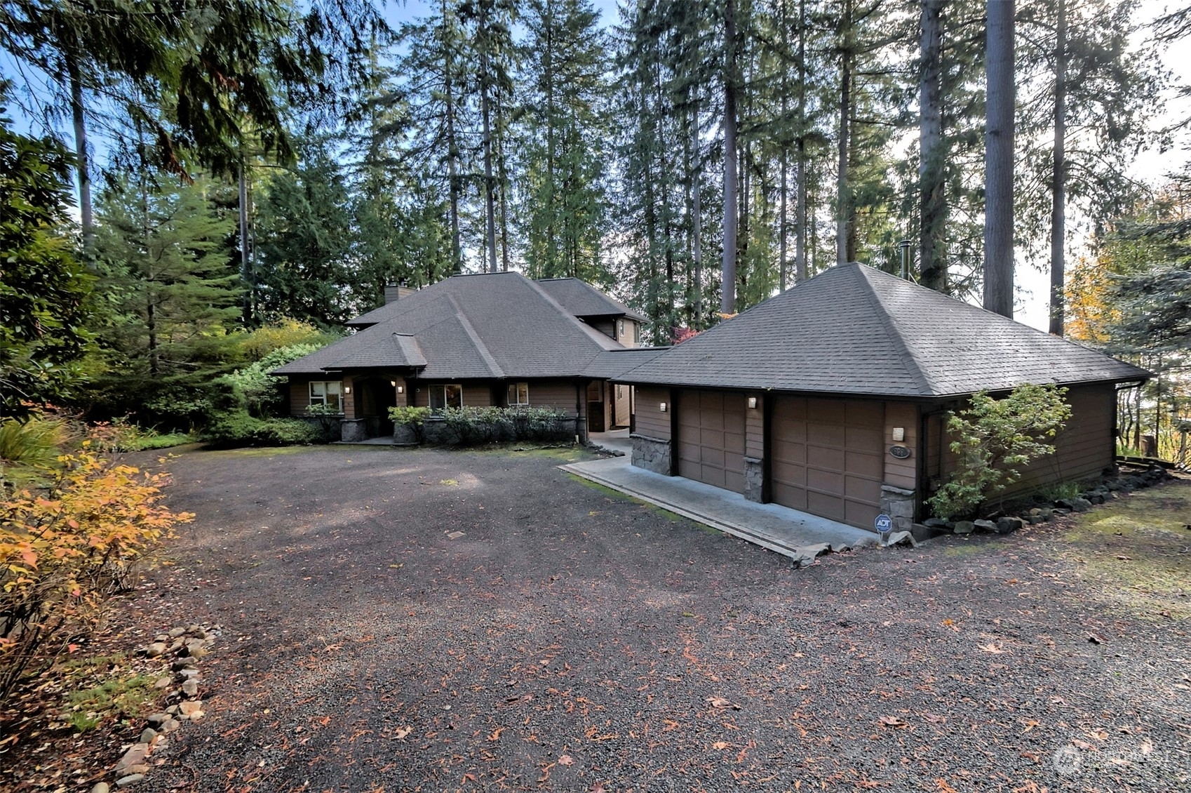 Property Photo:  898 SE Dahman Road  WA 98584 