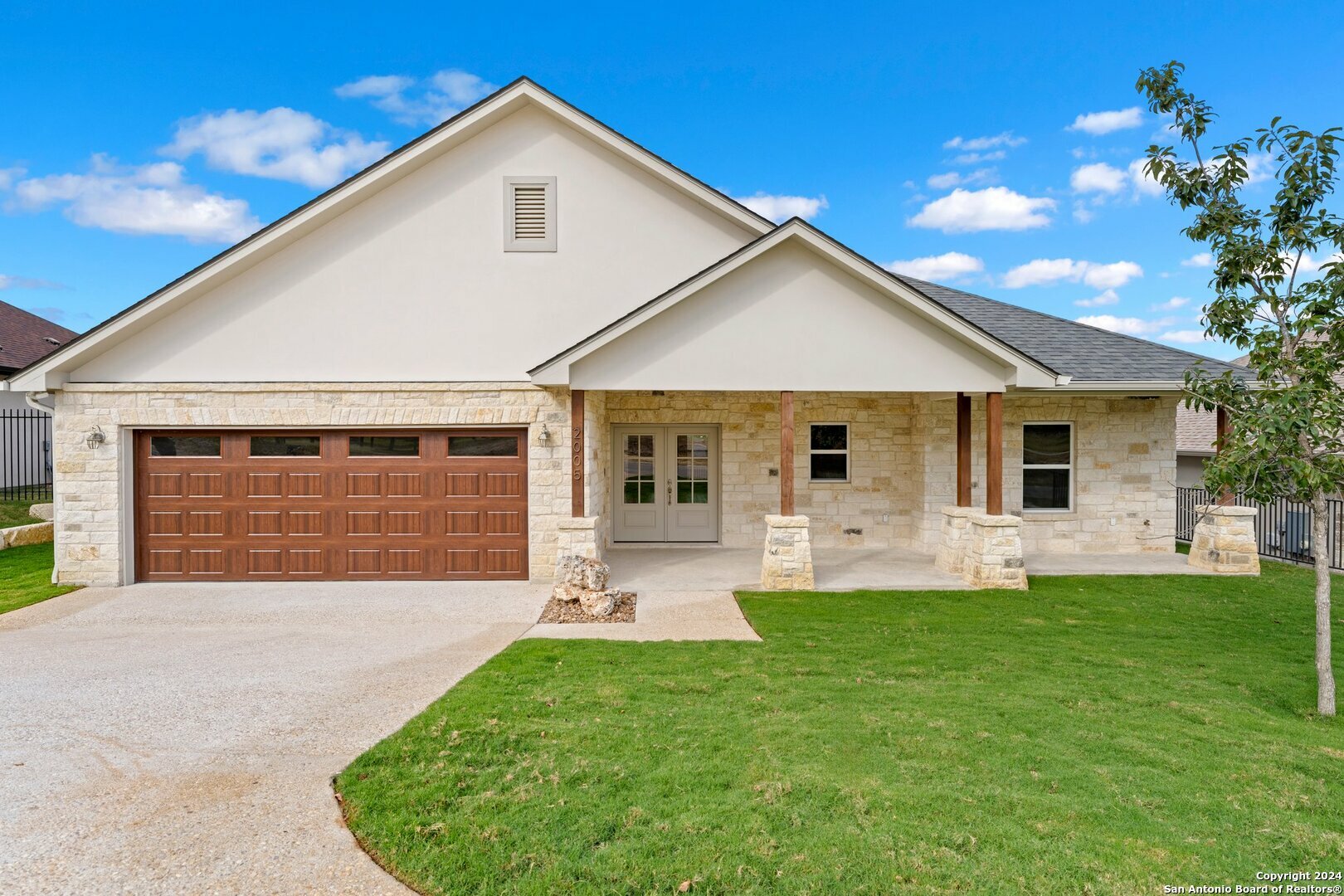 Property Photo: 2005 Valencia TX 78028