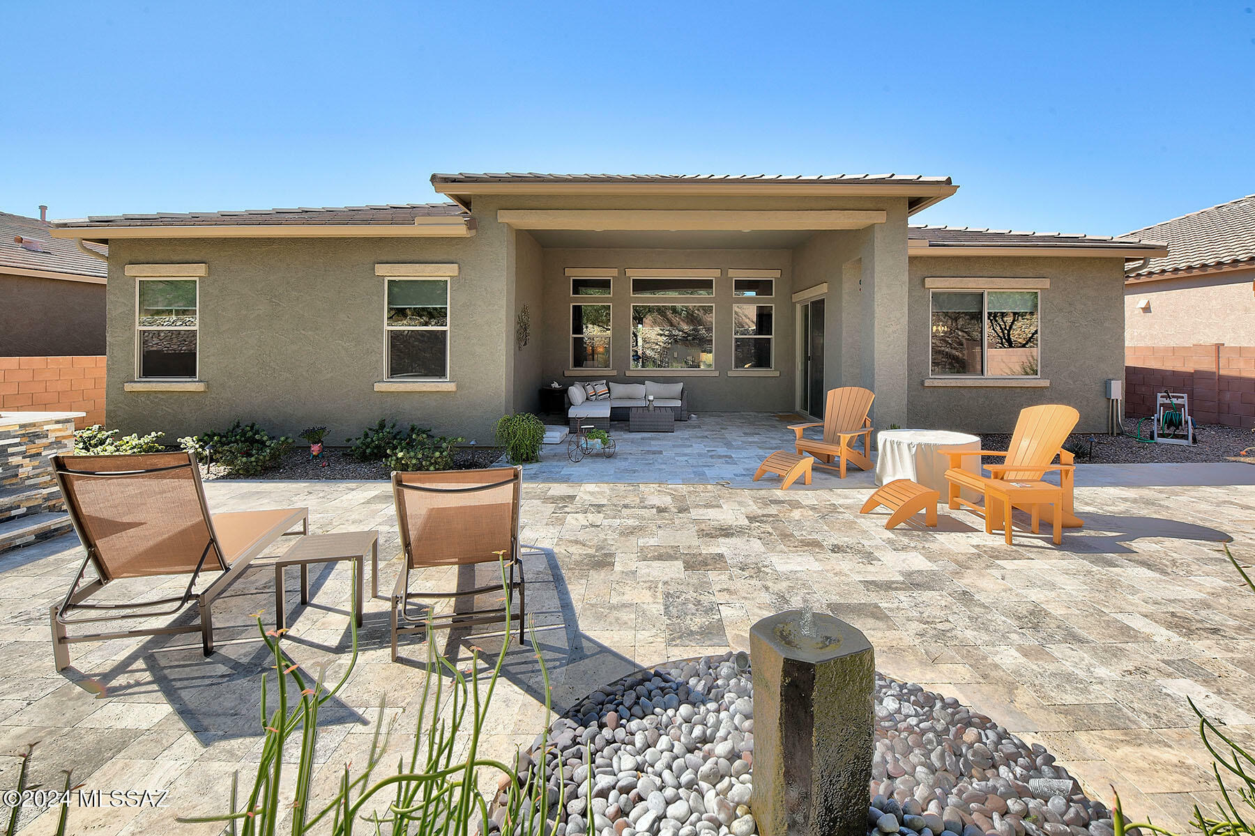 Property Photo: 13490 N Fiesta Flower Drive AZ 85755