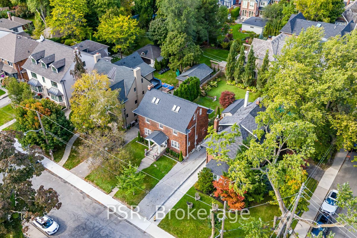 Photo de la propriété:  170 Strathallan Blvd  ON M5N 1T1 