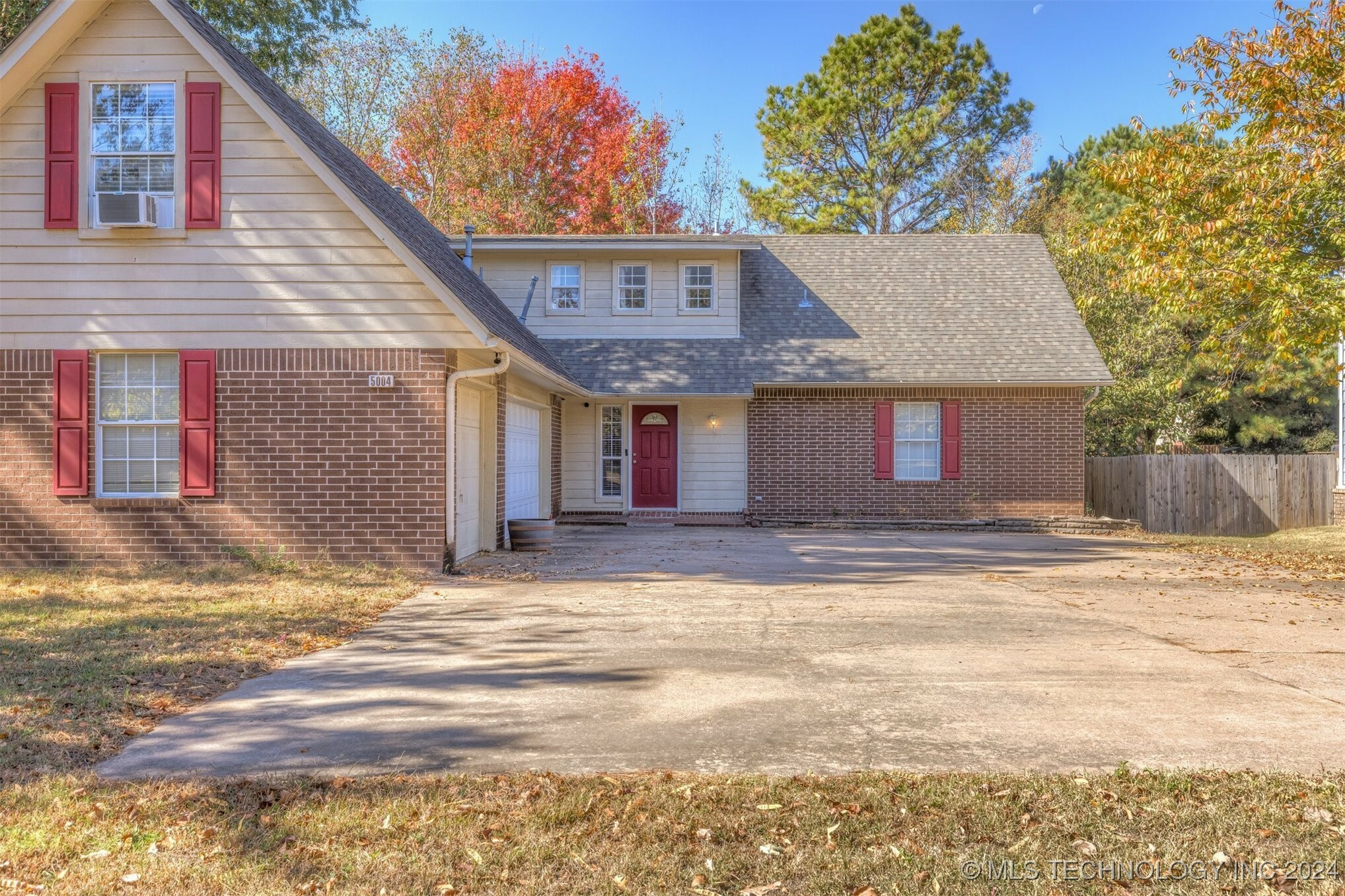 Property Photo:  5004 S Narcissus Avenue  OK 74011 